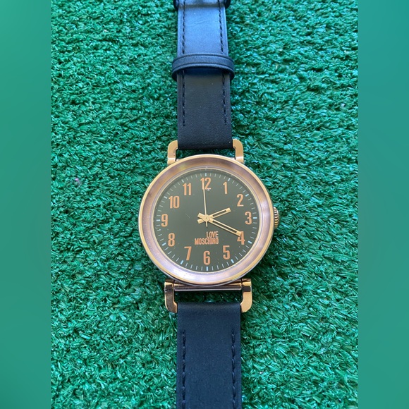 New Love Moschino Watch - Picture 3 of 10